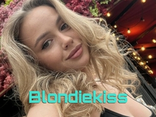 Blondiekiss