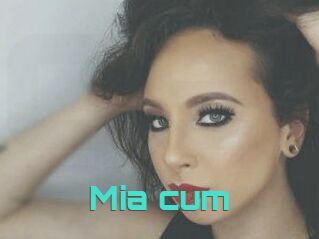 Mia_cum