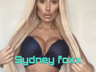 Sydney_foxx