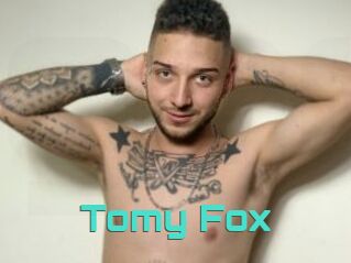 Tomy_Fox